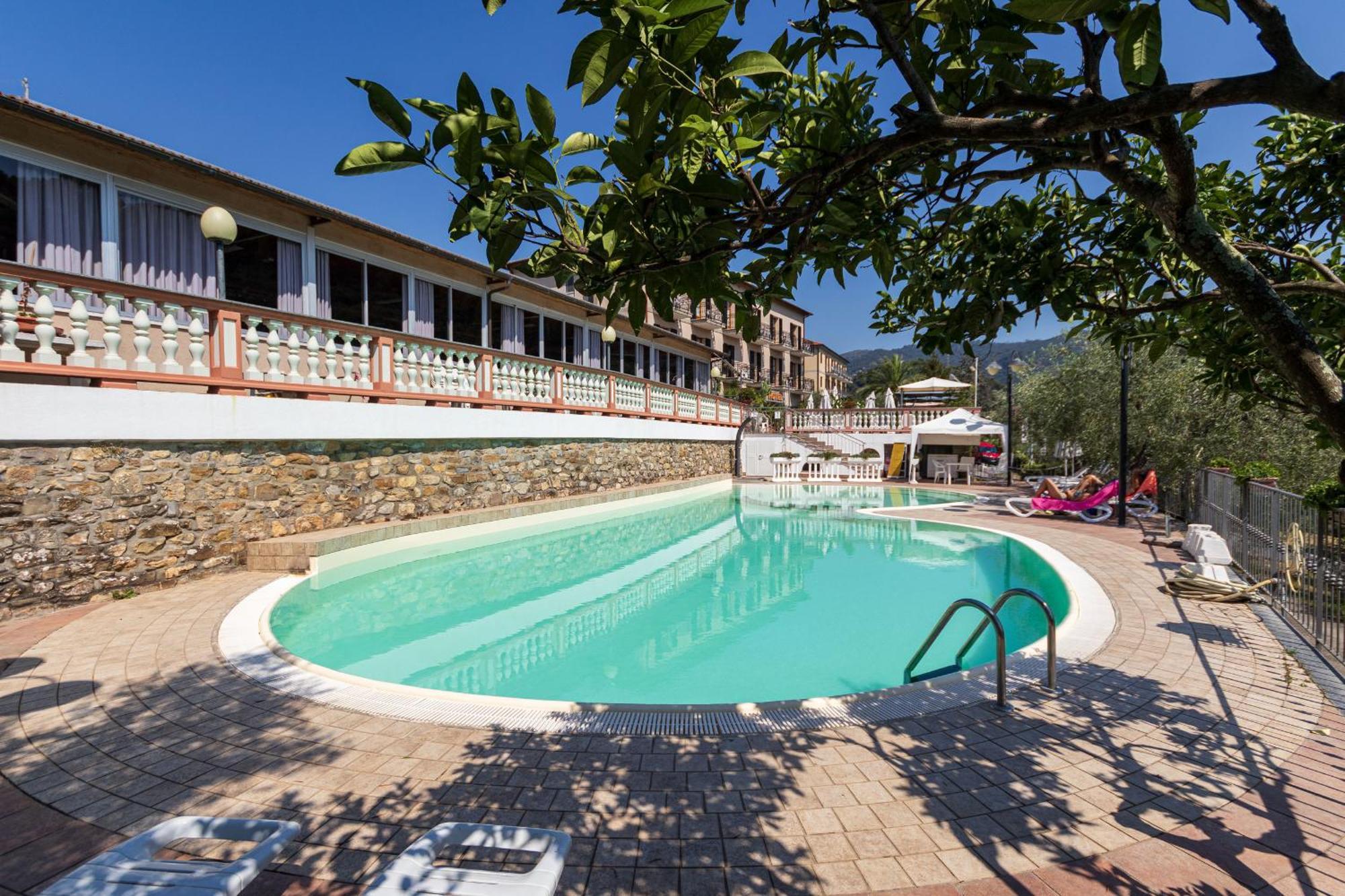 Albergo Ristorante San Matteo San Bartolomeo Al Mare Exterior photo