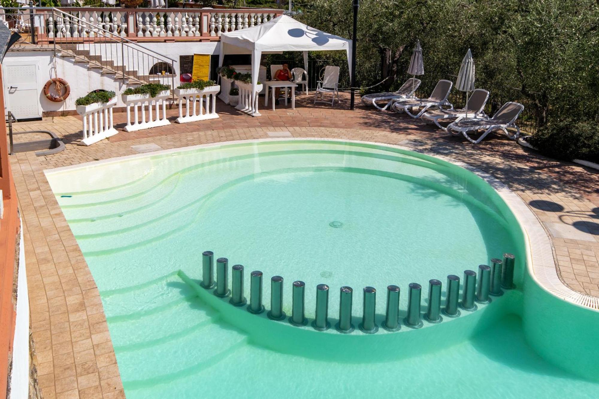 Albergo Ristorante San Matteo San Bartolomeo Al Mare Exterior photo